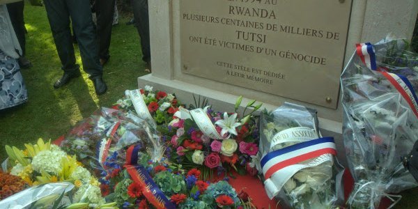 Image:Paris : Inauguration d'une stèle en souvenir du génocide des Tutsi