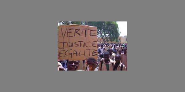 Image:Françafrique : La France doit cesser de soutenir le dictateur Compaoré face à la révolte de son peuple !
